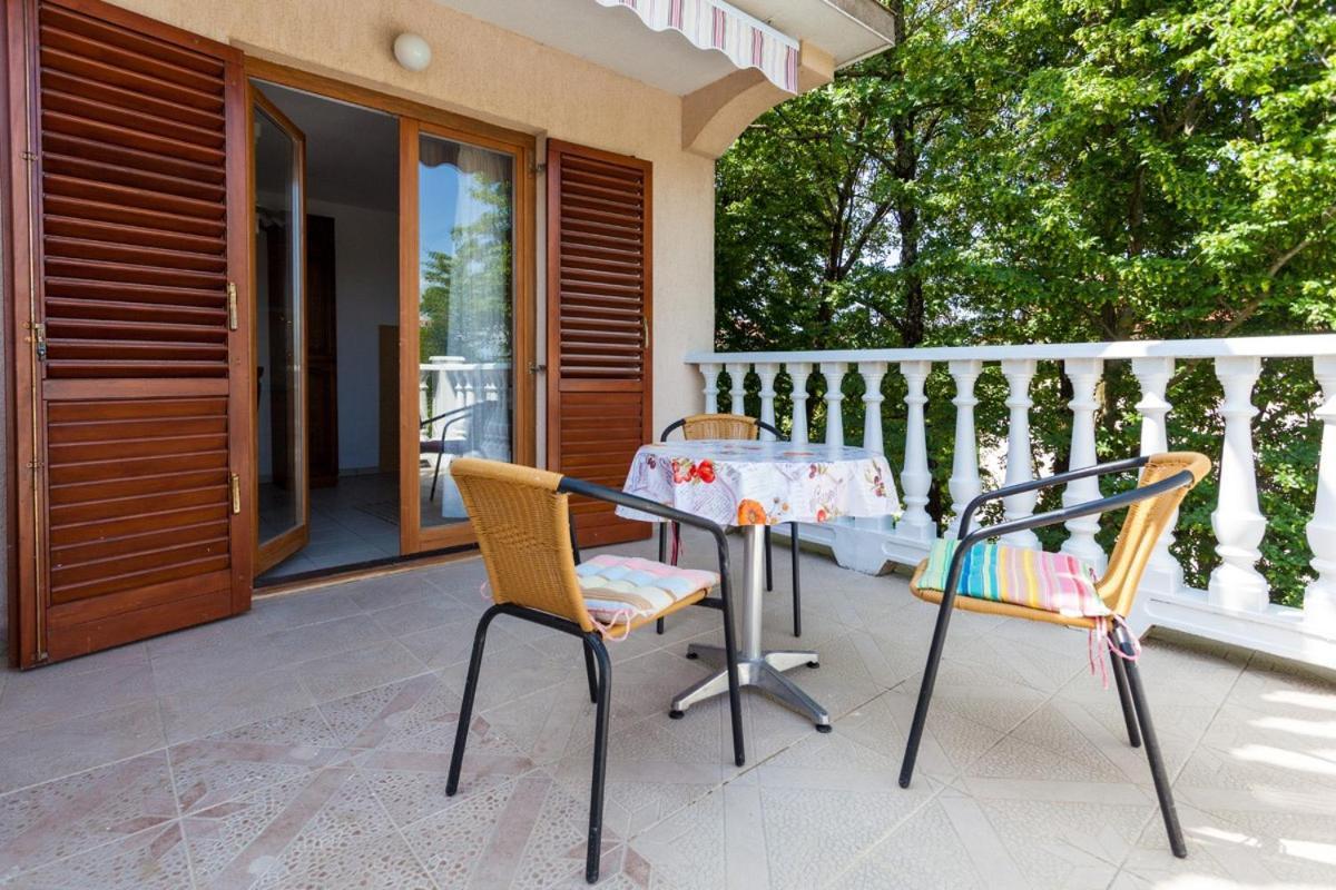 Apartments Magdalena Malinska Exterior foto